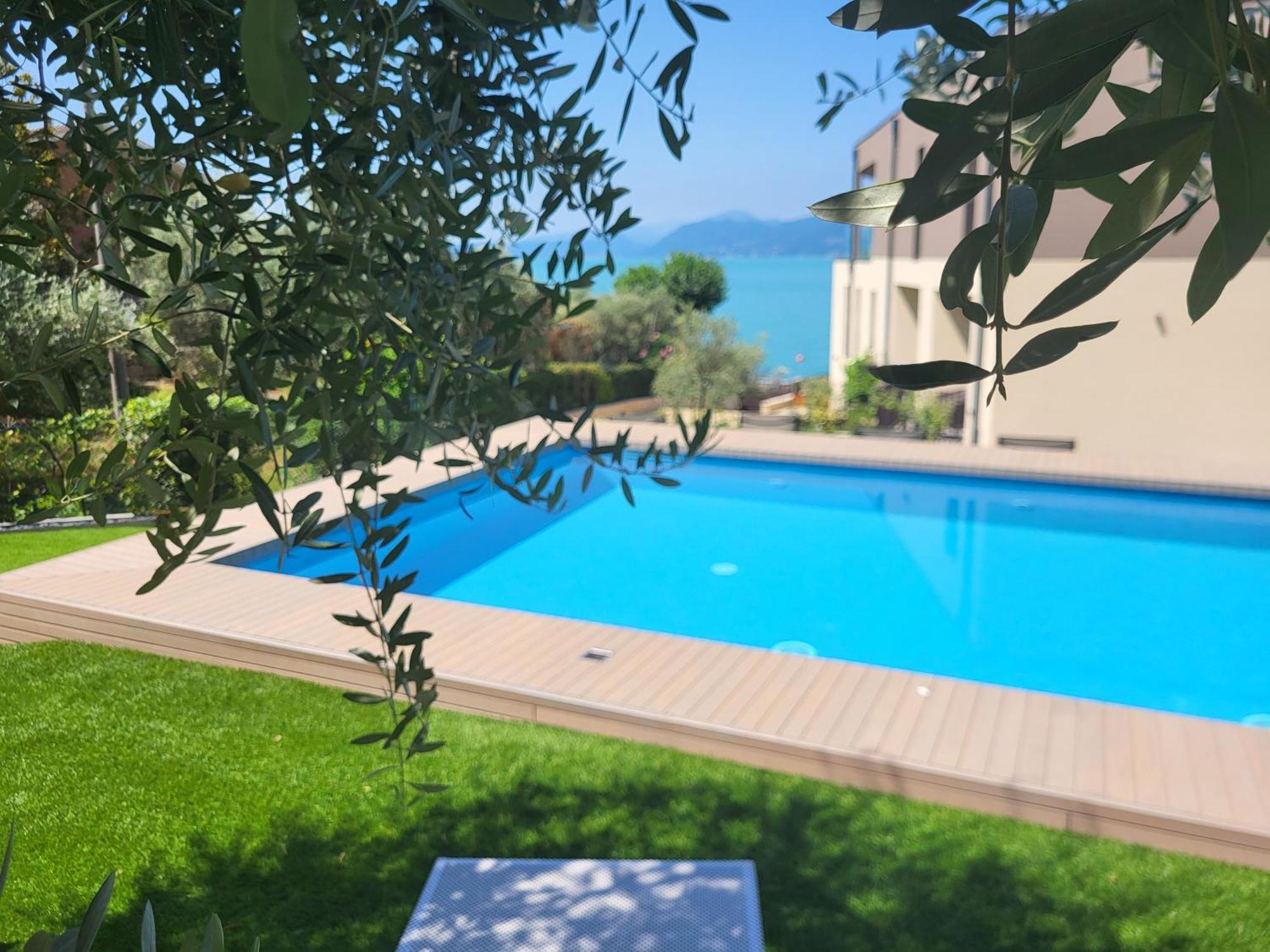 Attilio High Living Suites - Adults Only Torri Del Benaco Extérieur photo